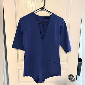 Aritzia  Babaton v-neck blue bodysuit size L new without tags